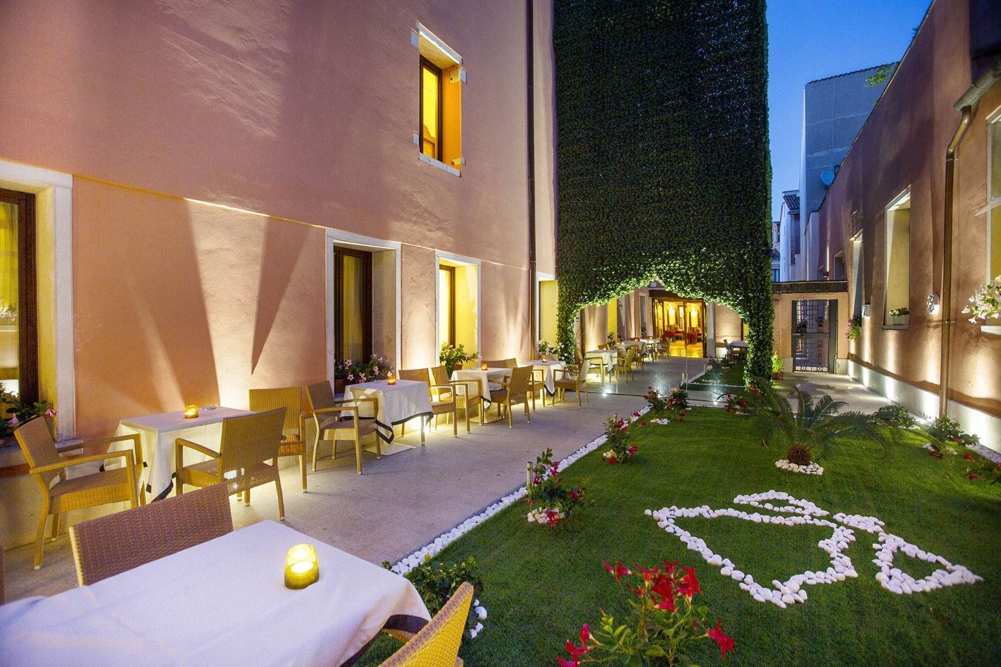 BAR-GIARDINO-NOTTE-1 (1)